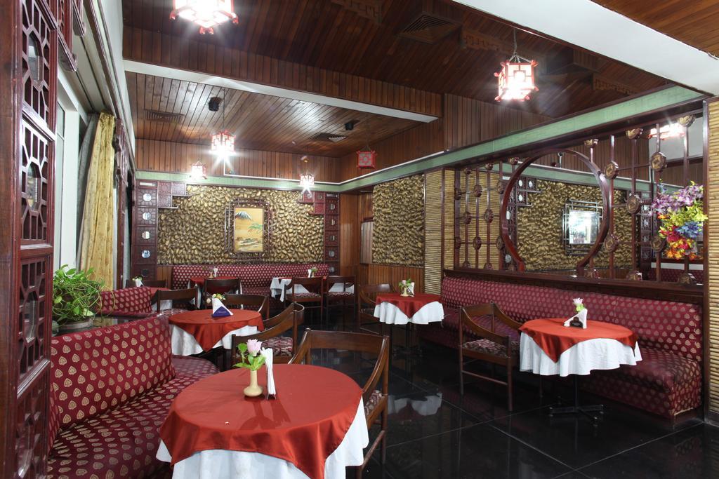 Hotel Jammu Ashok Exteriör bild