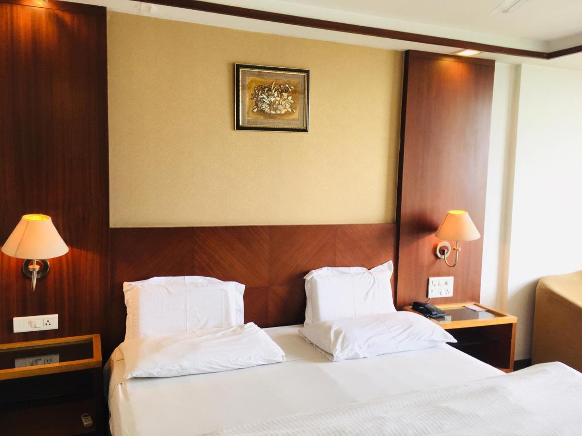 Hotel Jammu Ashok Exteriör bild
