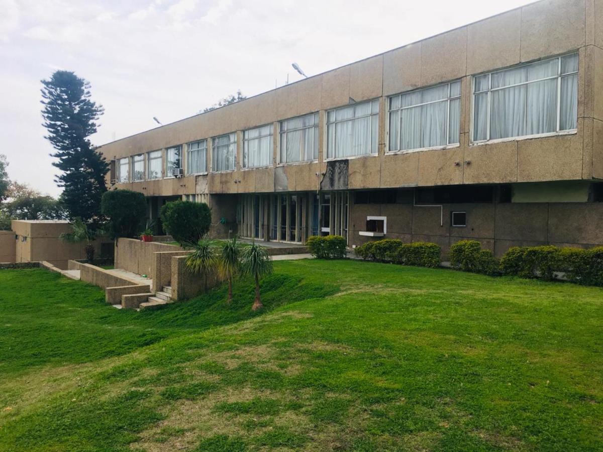 Hotel Jammu Ashok Exteriör bild
