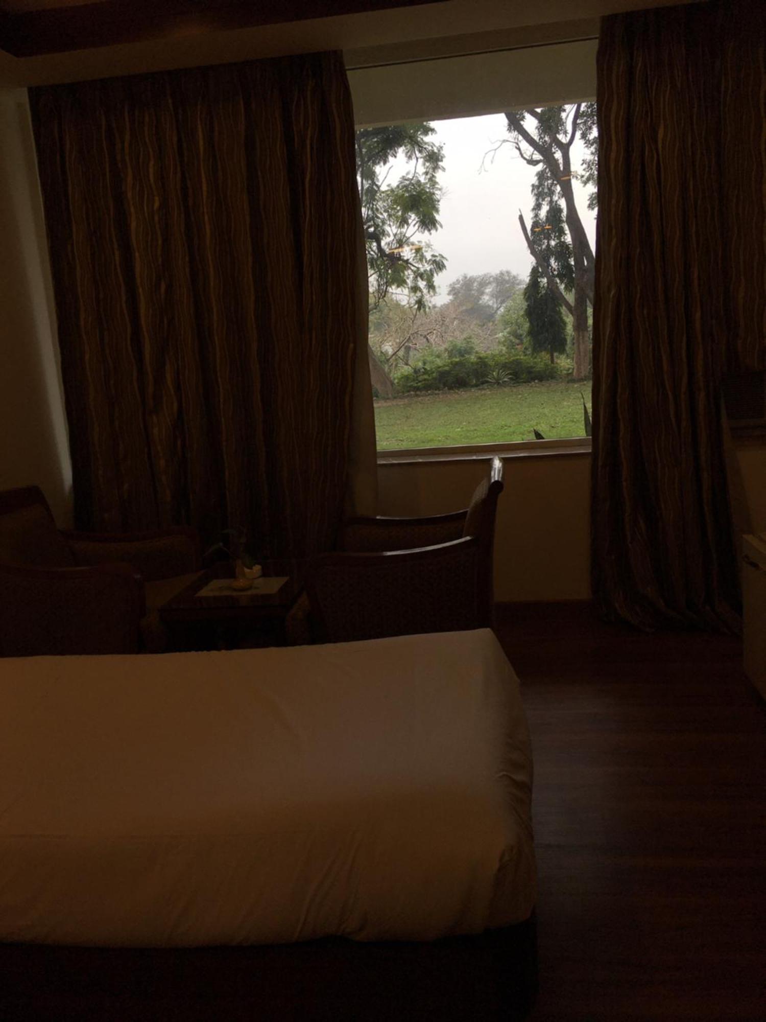 Hotel Jammu Ashok Exteriör bild
